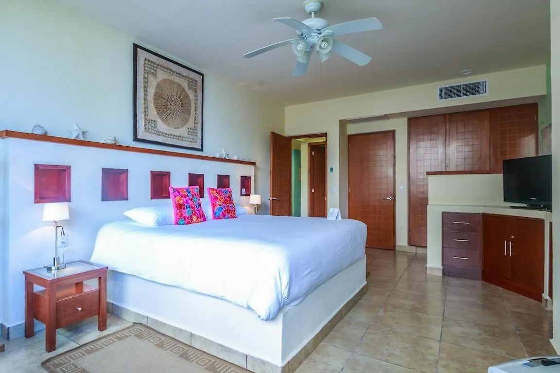 Ixchel - Ground Floor One Bedroom Suite 2108 Isla Mujeres Holiday home